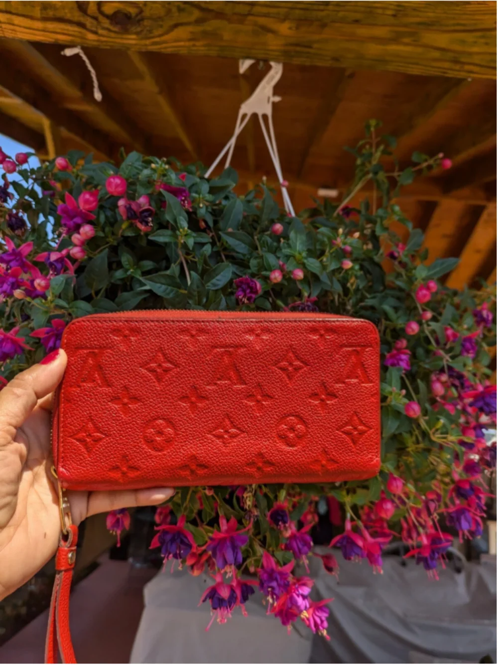 Louis Vuitton Zippy Wallet in Monogram Empreinte Leather, Red Color - Picture 5 of 8